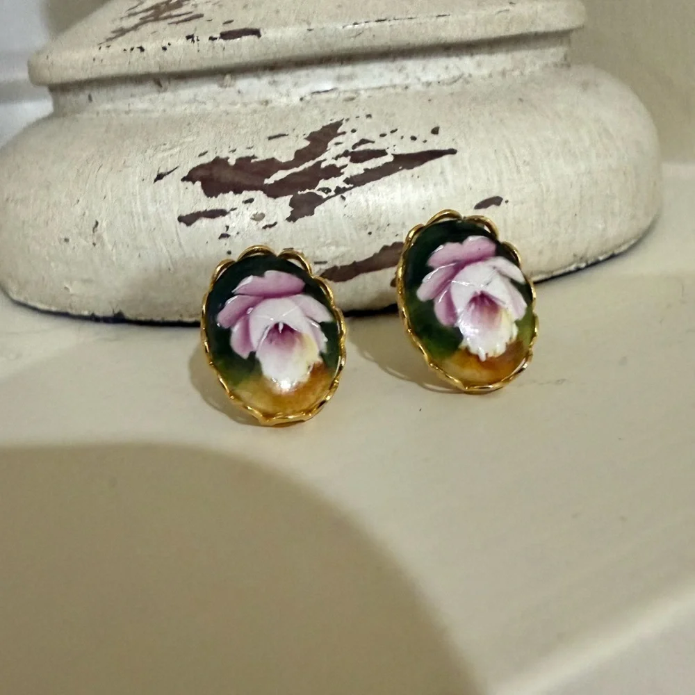 Vintage Painted Floral Gold Tone Earrings